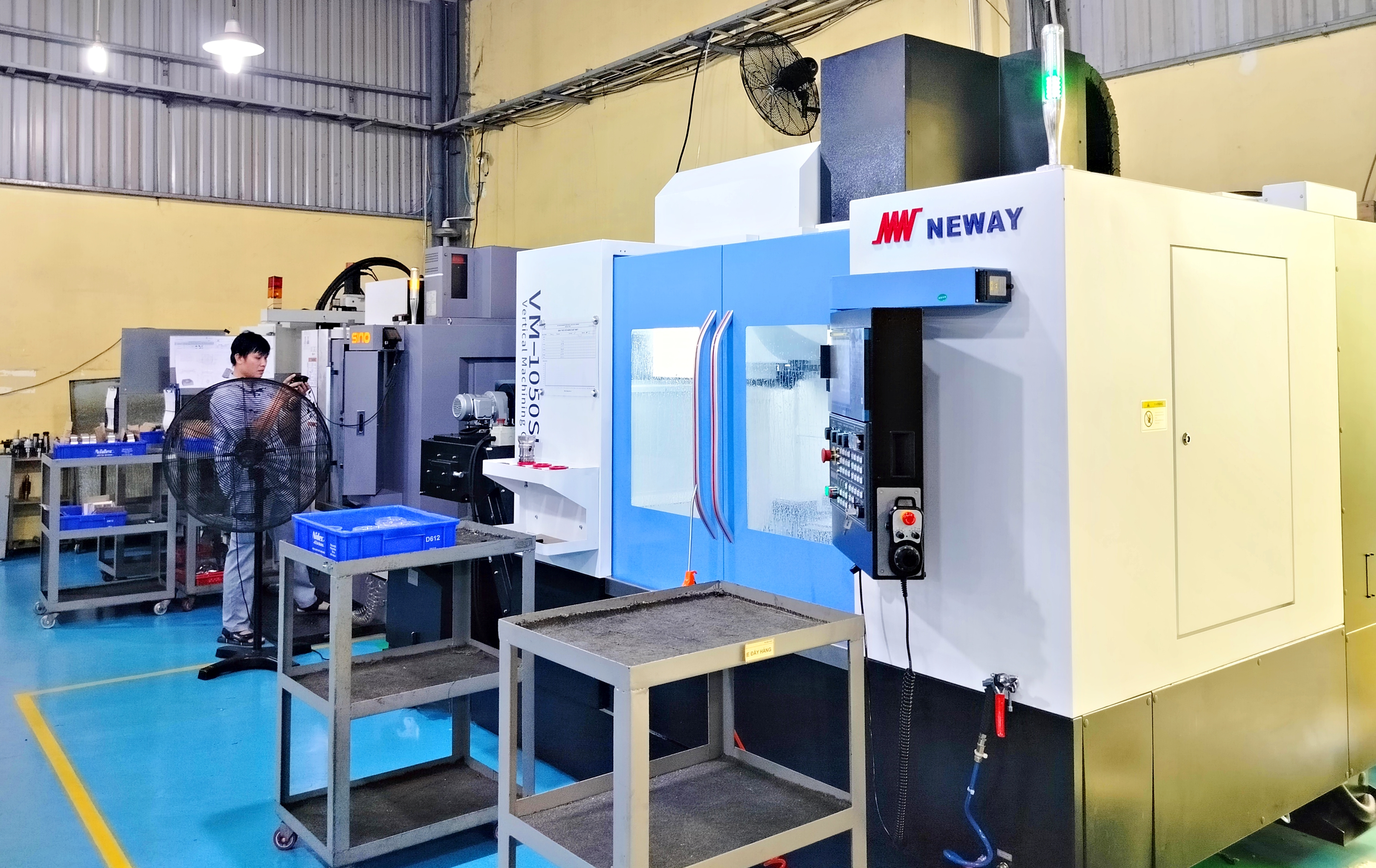 CNC milling machine.jpg